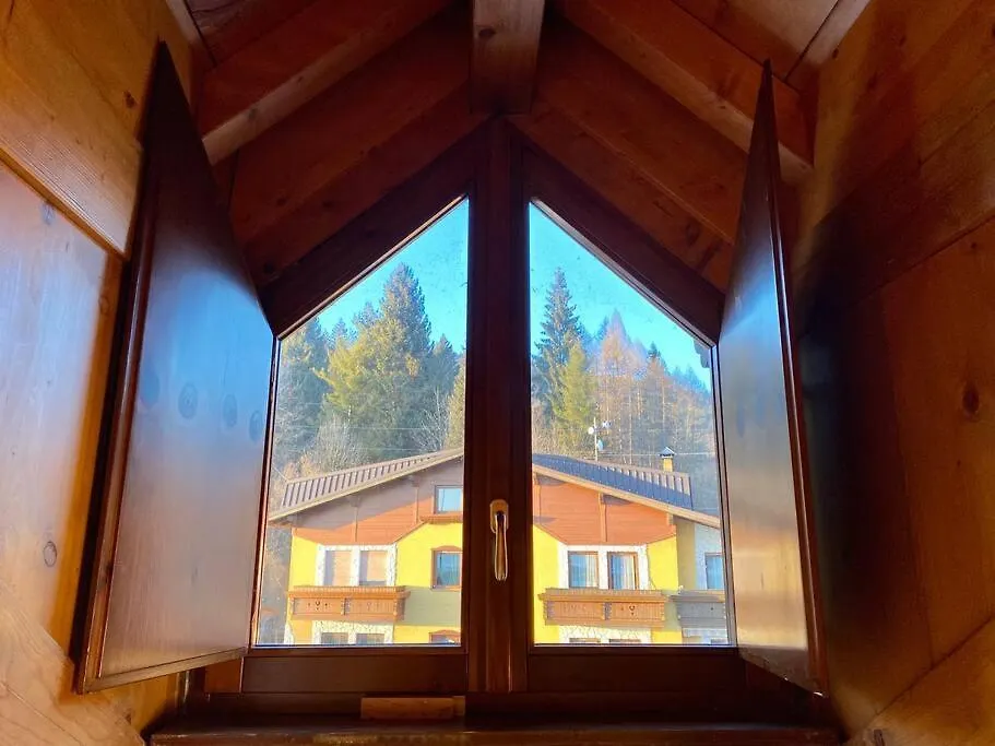 Chalet Roana 0*,